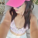 Shiny Doshi Instagram – Hello SUNDAY 🌼 🩷⛱️🌊