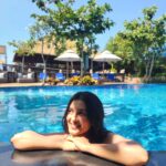 Shiny Doshi Instagram - Just another #poolday @mayfairmorjim ⛱️🌊 #mood #goadiaries Mayfair On Sea, Morjim