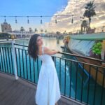 Shiny Doshi Instagram – Wearing all white feels like therapy 🤍

#allwhite Dubai UAE