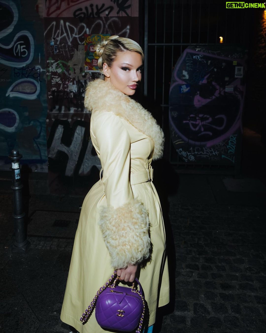 Shirin David Instagram - He said do that pussy purrr? I said yup miau 😽