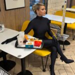 Shirin David Instagram - ein filet-o-bish plz 💅🏼
