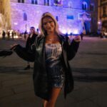 Shirin David Instagram - I want a man to overpower my masculine energy to bring that girly side out of me 👩🏼‍🦯 Florence, Italy