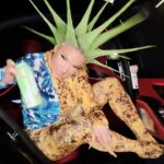 Shirin David Instagram - dirtea‘s neue Sorte „juicy mango“ - unser absolut bester eistee bisher 🥹🥭💦 ab sofort ist unser vierter geschmack im @dirtea sortiment in deutschland 🇩🇪 österreich 🇦🇹 und in der schweiz🇨🇭erhältlich 🤯