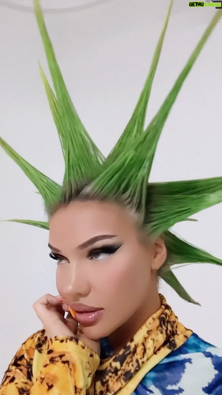Shirin David Instagram - behind the scenes der @dirtea “juicy mango” kampagne 👀🥭💦