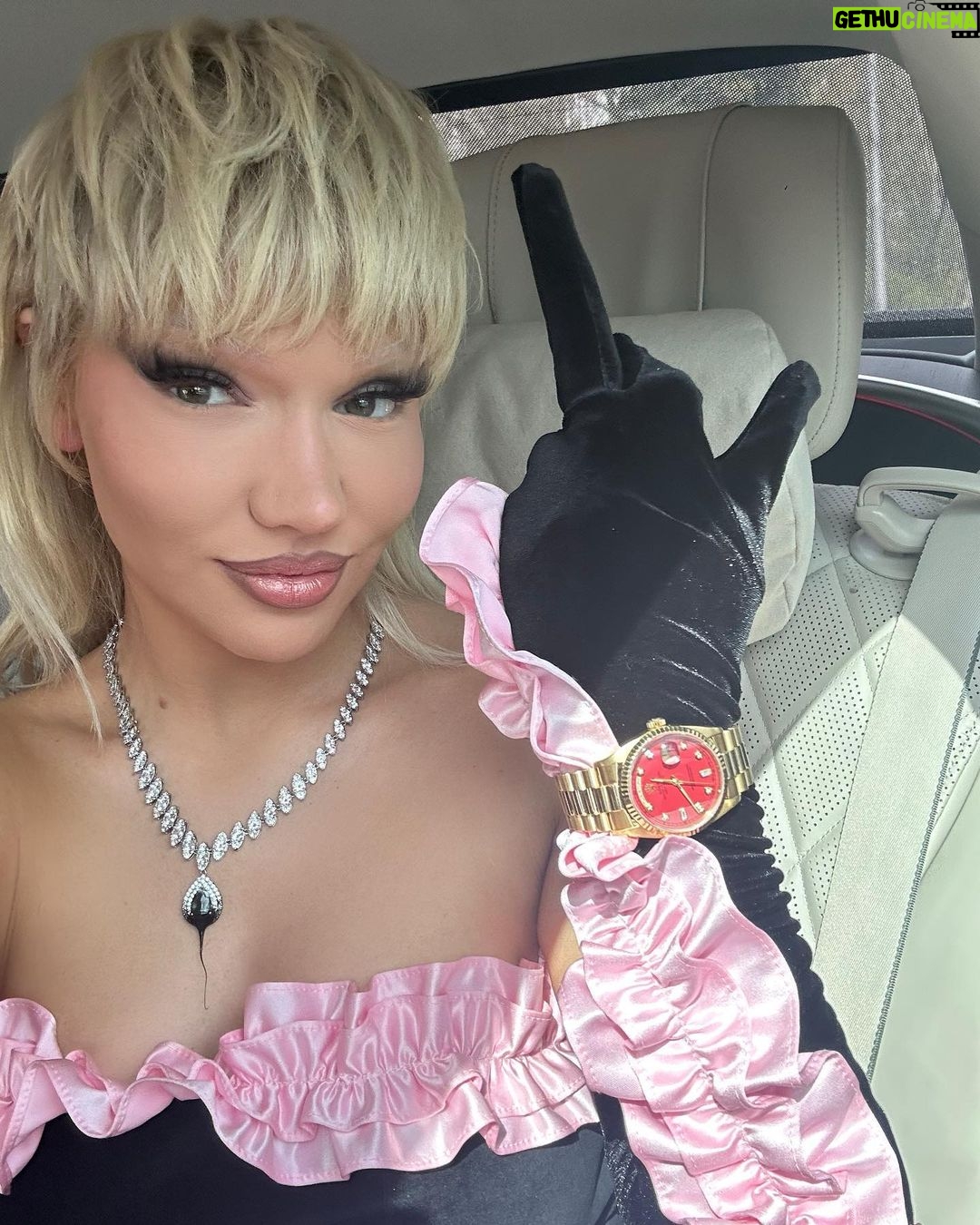 Shirin David Instagram - barbies ganzer name ist immer noch barbara