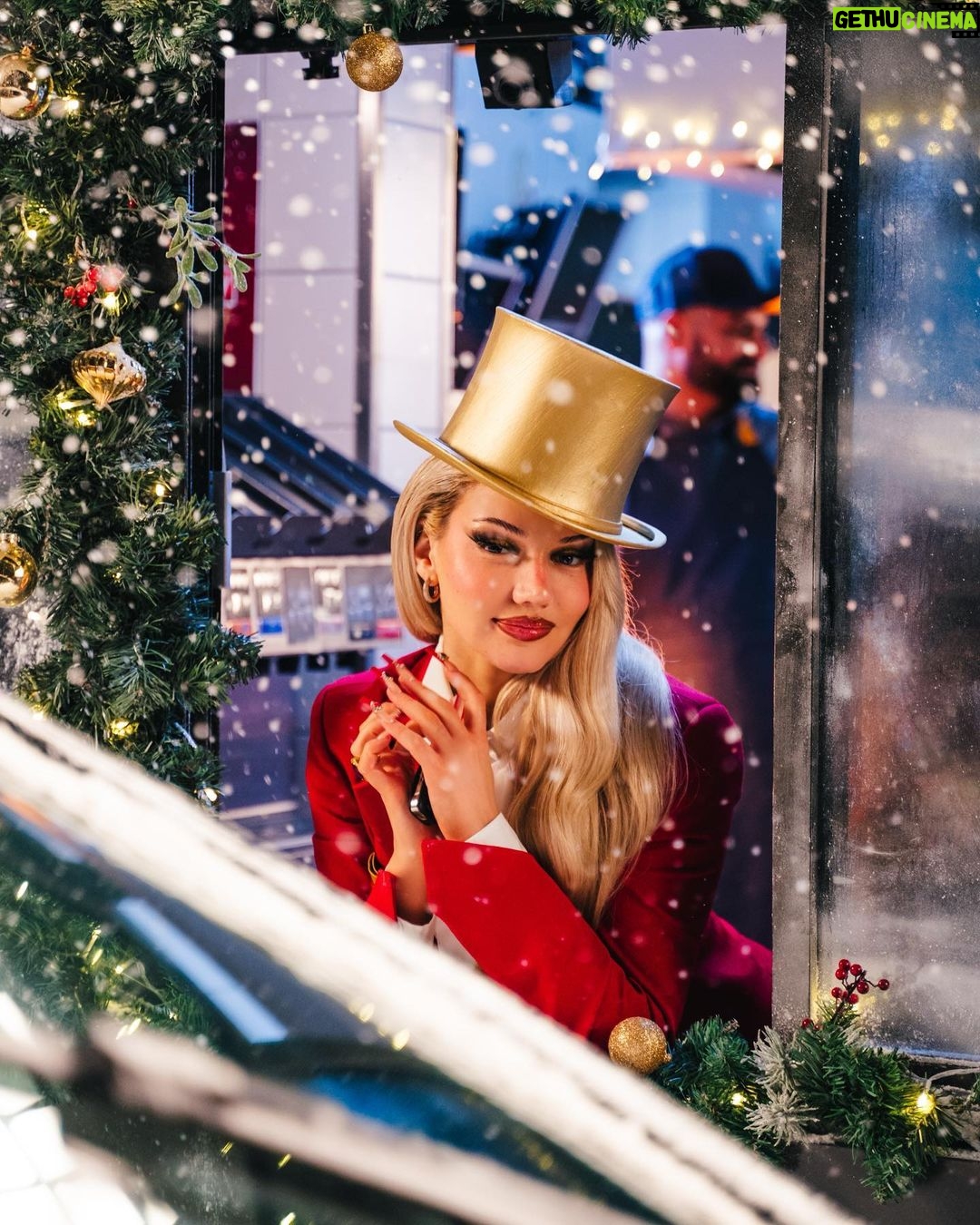 Shirin David Instagram - Miss Monopoly 🎩