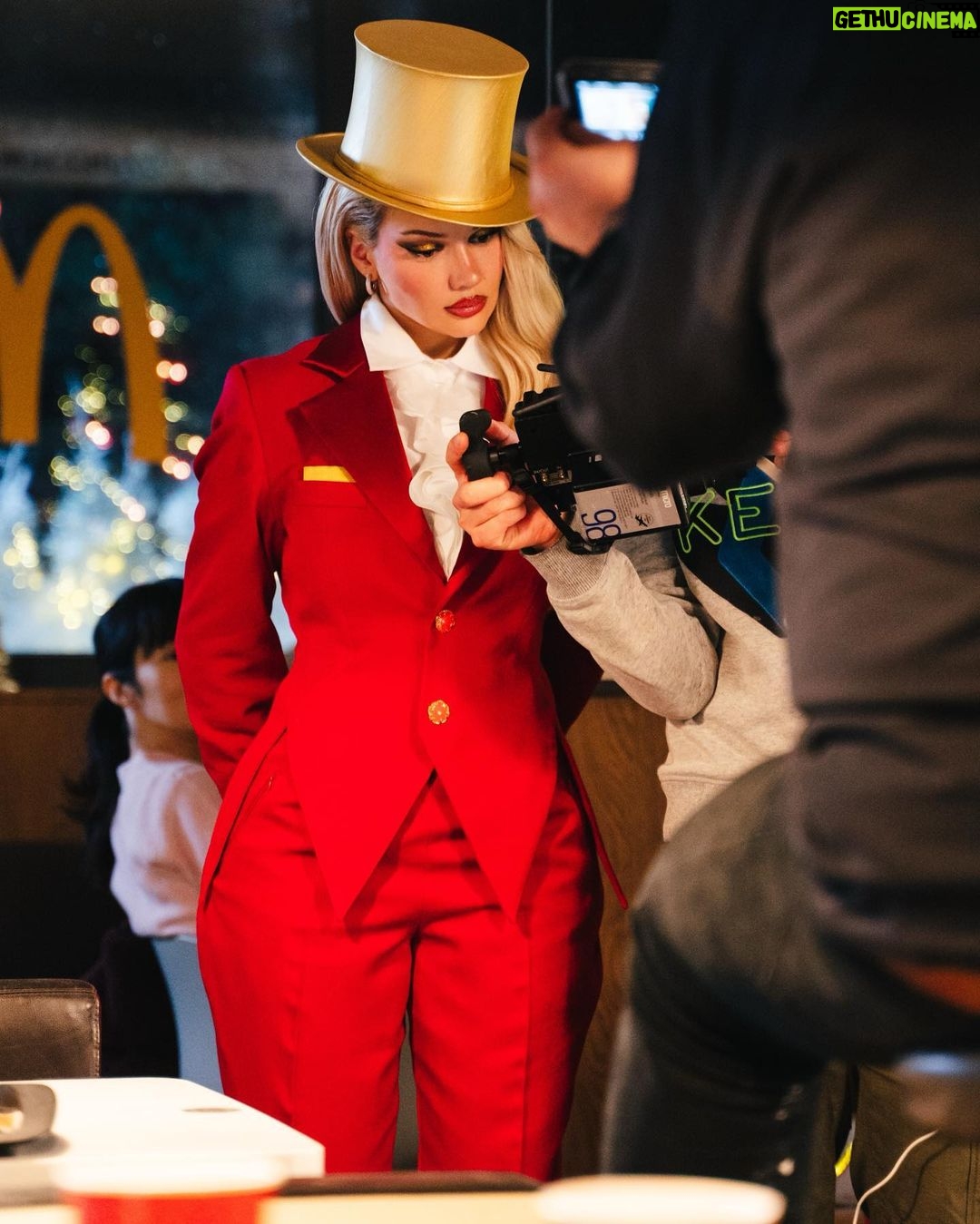 Shirin David Instagram - Miss Monopoly 🎩