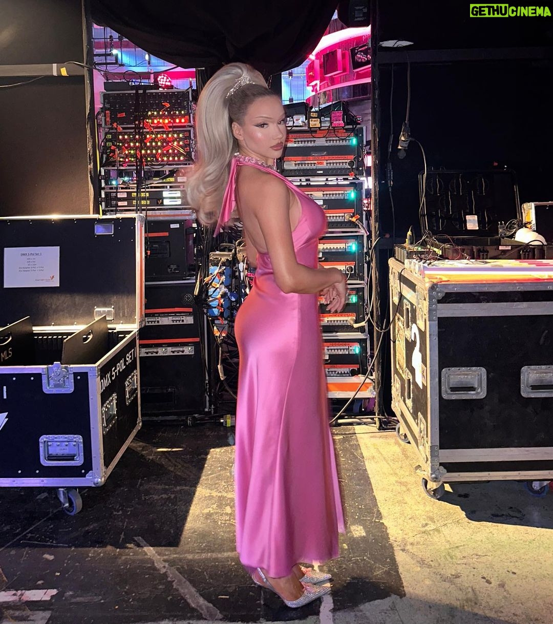 Shirin David Instagram - Deutschrap Barbie 👱🏼♀️ Studio 20B Adlershof - The Voice Of Germany