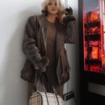 Shirin David Instagram - B***** tragen Vintage Burberry Berlin, Germany