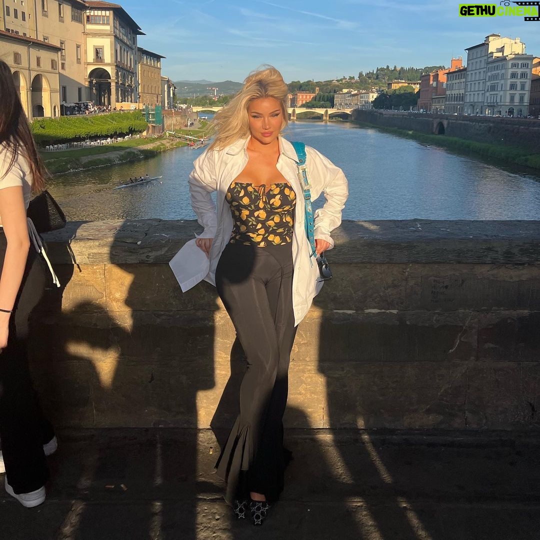 Shirin David Instagram - miss lemon from heaven 🍋💦 Florence, Italy