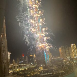 Shirin David Instagram - last days of 2021 🏋🏼‍♀️💓🦋💅🏼🌟💋🥺💖 Dubai, UAE