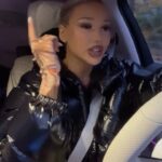 Shirin David Instagram - Mein zweites Album „BBR“ erscheint in genau einer Woche und als kleine Überraschung droppe ich meine vierte Single „Schlechtes Vorbild“ heute Nacht um 23:59 Uhr - ohne Video, ohne Playlisten und ohne großartige Promo auf allen Streamingplattformen ❤️‍🔥 Ich danke euch zutiefst für euren unfassbaren, bisherigen Support und die Liebe 🙏🏼 „Schlechtes Vorbild“ prod. by @laas @youngmesh @juhdee @fr.i.o 🔊