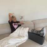 Shirin David Instagram – ich breche mir zwar meinen knöchel aber wir brechen rekorde 💘🥺 Playboy Mansion