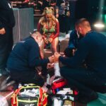 Shirin David Instagram - ⚠️ Achtung Triggerwarnung ⚠️ • 10 Wochen mit Schiene am Fuß, Physiotherapie und kein Auftreten • Sauberer, gerader Bruch (Konservative Heilung - keine OP🙏🏼) • Hab nicht geheult 😌 • Wusste nicht, dass mein Knöchel gebrochen war bis wir nach der Show im Krankenhaus waren 🥸 • Gebt niemals in einer Kurve Gas egal wie cool ihr euch fühlt Lasst die Finger von Quads 🙅🏼‍♀️ Ich habe die Show im sitzen zu ende moderieren können aber wow war ich traurig, dass ich sie nicht so umsetzten konnte wie wir sie geplant hatten 💔 Ich bin seitdem sehr viel vorsichtiger geworden und weiß es vor allem bei weitem mehr zu schätzen wie wichtig es ist gesund und vor allem dankbar dafür zu sein 🙇🏼‍♀️ PS: Meine Zehen sahen aus wie heiße Würstchen 🥺🌭