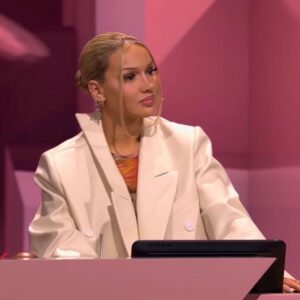 Shirin David Instagram - auf diesen moment habe ich mein ganzes leben lang gewartet 🦉🪄 die dritte folge „wer stiehlt mir die show“ läuft am dienstag um 20:15 uhr auf @prosieben mit dem unglaublichem @officiallyjoko und meinen zauberhaften mitstreitern @teddyteclebrhan und @bastianpastewka 💗🔥