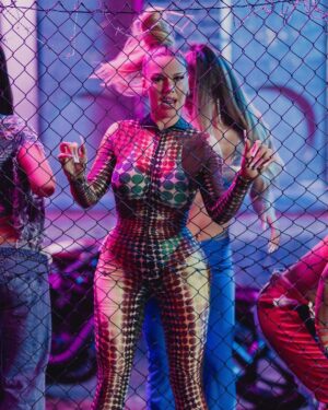 Shirin David Instagram - aber real bad bitches lieben bad bitches weil, ich kann das 💯💘 video droppt heute um 23:59 🥵