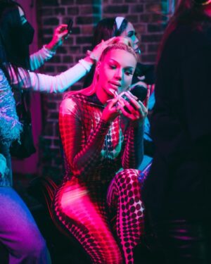 Shirin David Instagram - aber real bad bitches lieben bad bitches weil, ich kann das 💯💘 video droppt heute um 23:59 🥵