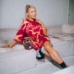 Shirin David Instagram - willkommen bei mir zuhause 🥰 ganze sd2 ära nur noch so 😚✌🏽 Playboy Mansion