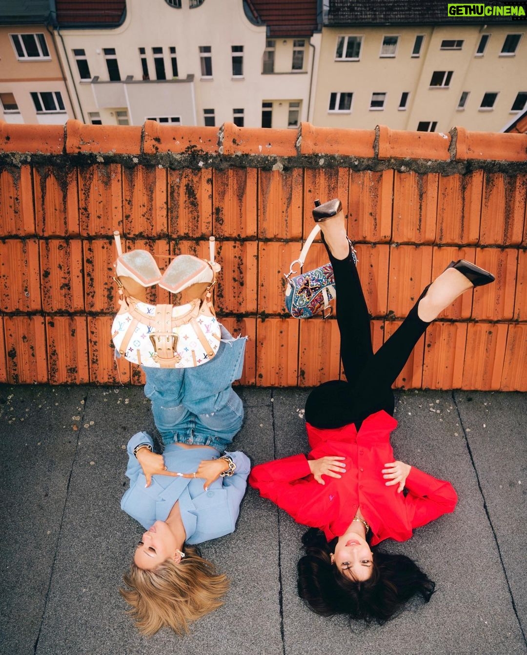 Shirin David Instagram - versteht ihr warum wir immer dachten eine wäre adoptiert? Berlin, Germany