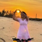 Shiva Jyothi Instagram - A Good Life Need Some Bad Days Too❤️ #chiralabeach ❤️ . . . . . . #newpost #instagram #jyothakka #shivajyothi #chiralabeach #beachvibes