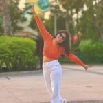 Shiva Jyothi Instagram - #dubai🇦🇪 #motiongatedubai #day1 . . . . #newpost #instagram #instagood #dubai #travelphotography #traveldairies #explore #husbendandwife #family #shivajyothi #jyothakka Motiongate - Dubai Parks & Resorts