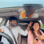 Shiva Jyothi Instagram - Ladies కి Camera 📷 అంటే సాలు 🫣🫣 . . . మా పానాల మీద మాకు పట్టి ఉంది.. Seat Belt Car ఎక్కంగానే పెట్టుకోర అనీ.. Comments lu start చేయకండి… ఇది Just Fun కోసం అంతే😍 . . #shivajyothi #jyothakka #drive #carvideos #comedy #funny #couple #husbandandwife