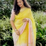 Shiva Jyothi Instagram – “The best protection any woman 
can have… is courage.” 💪
.
.
.
.
.
Saree & blouse : @kvs_shopping ❤️

Pc @ganguly_manthri ❤️

Edit @thehashtag_photography ❤️

#newpost #insatgram #instagood #saree #pics #jyothakka #shivajyothi