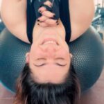Shivaleeka Oberoi Instagram – .ʍǝıʌ ɟo ʇuıod ɹǝɥʇouɐ ɯoɹɟ