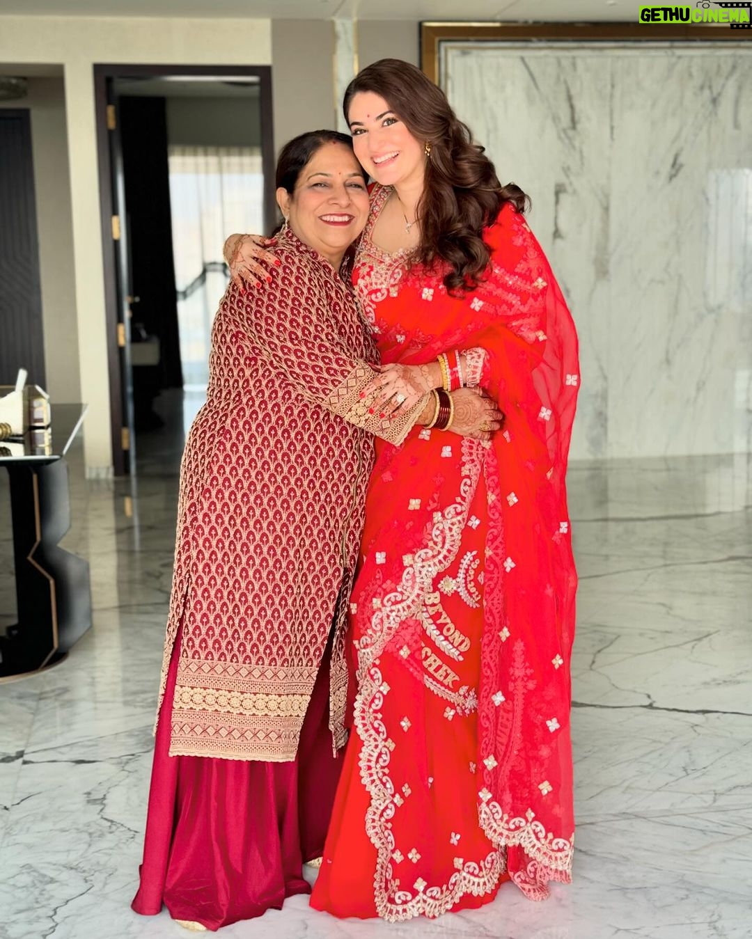 Shivaleeka Oberoi Instagram - #HappyBirthday to my super chill MIL. ❤️❤️❤️
