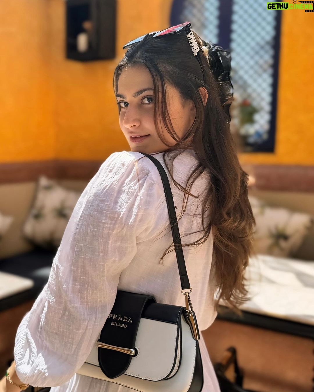 Shivaleeka Oberoi Instagram - Rainbows & bows 🌈🎀