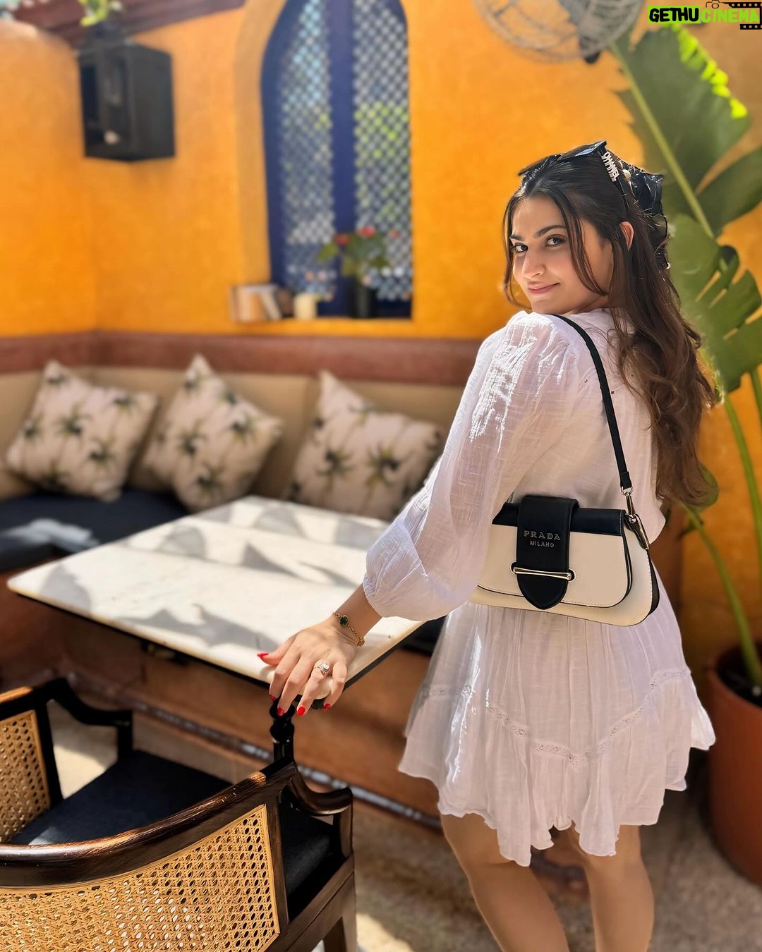 Shivaleeka Oberoi Instagram - Rainbows & bows 🌈🎀
