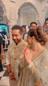 Shivaleeka Oberoi Instagram - “There are no coincidences, just divine appointments.” #Thankful #Grateful #Blessed 😇💫