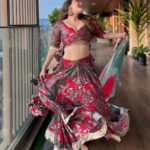 Shivaleeka Oberoi Instagram - In my moment 🌺 Which song comes to your mind? 🎶🤭