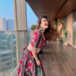 Shivaleeka Oberoi Instagram - In my moment 🌺 Which song comes to your mind? 🎶🤭