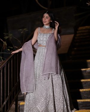 Shivangi Joshi Instagram - 🌙 

Styled By:- @nehaadhvikmahajan
👗Outfit:- @neerusindia @neerusprive
💎Jewellery:- @koharbykanika
 Hair:- @sunny_hairr