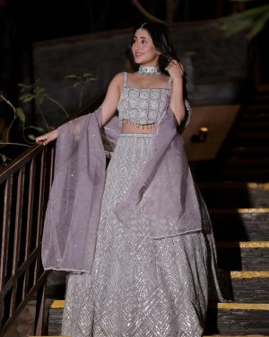 Shivangi Joshi Instagram - 🌙 

Styled By:- @nehaadhvikmahajan
👗Outfit:- @neerusindia @neerusprive
💎Jewellery:- @koharbykanika
 Hair:- @sunny_hairr