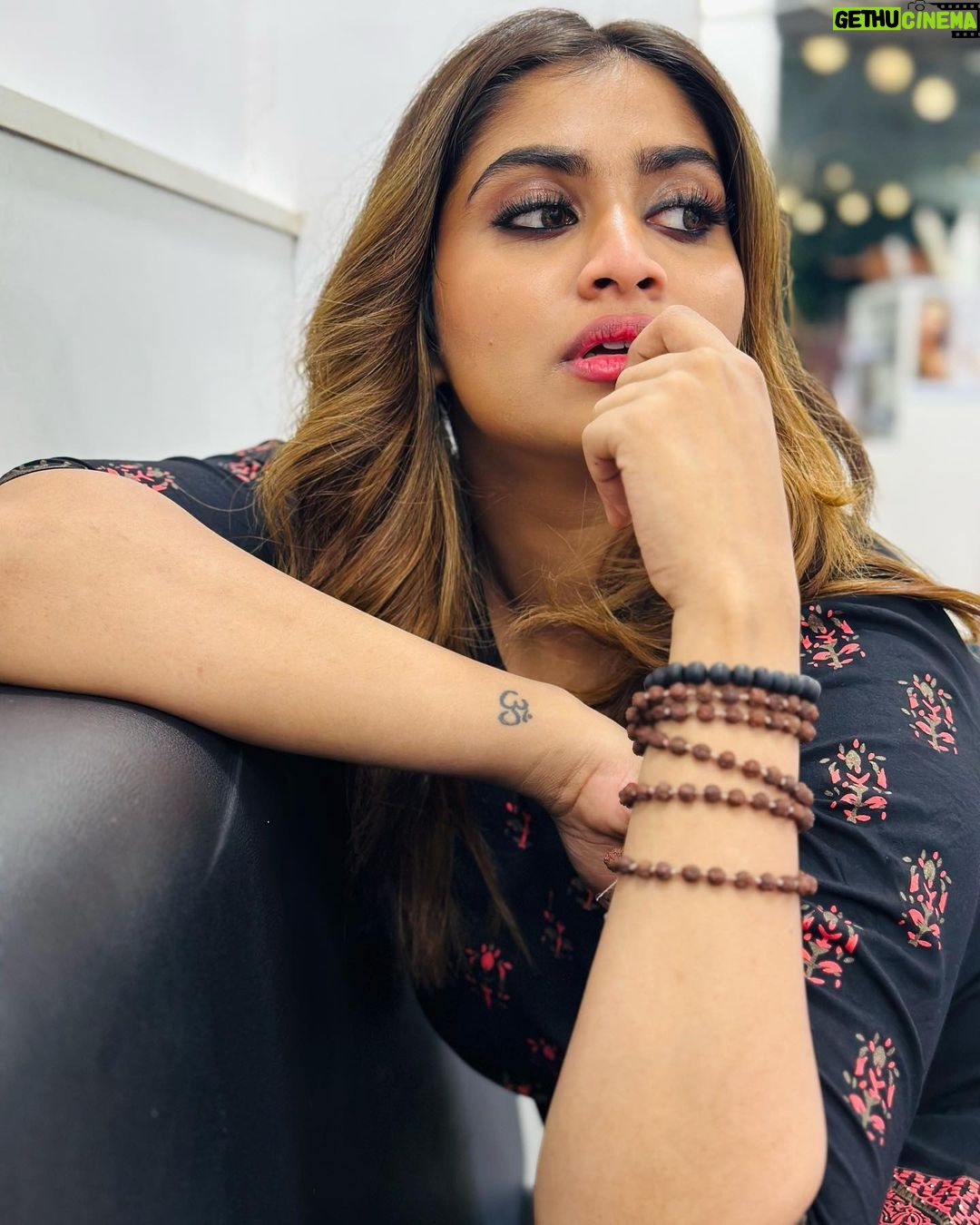 Shivani Narayanan Instagram - Hey Mr 👋