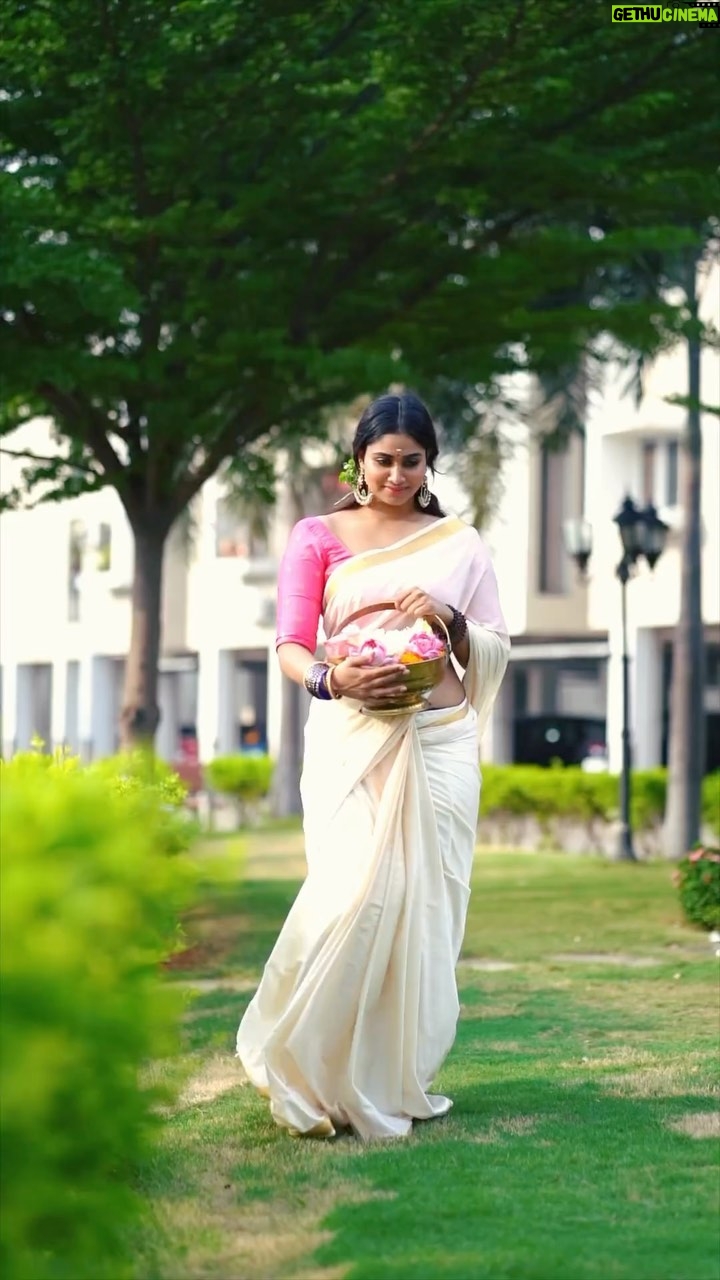 Shivani Narayanan Instagram - Nenjinilae🌹