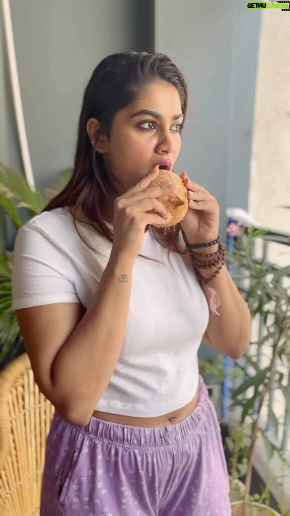 Shivani Narayanan Instagram - Pov : when your food is getting delayed In your kitchen 🤷‍♀🥲