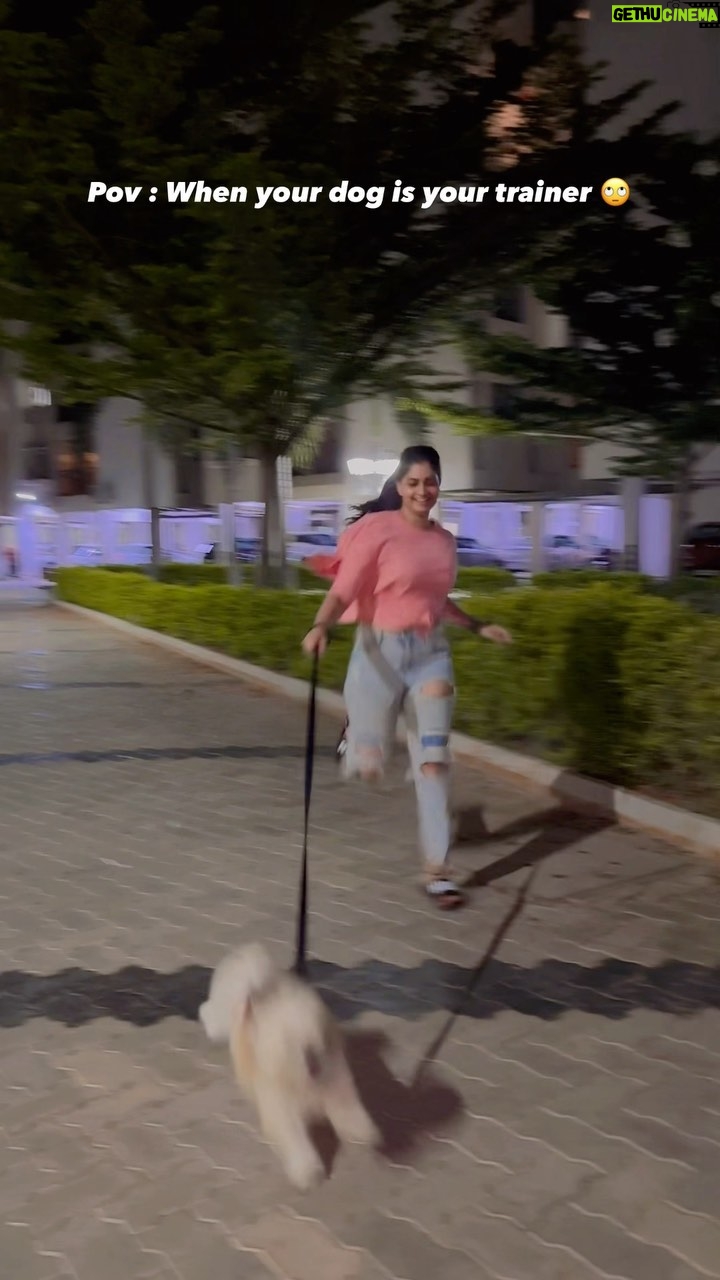 Shivani Narayanan Instagram - When it’s Mr.D’s walking time , it’s my cardio time 🙄 @fur_faries #diamond