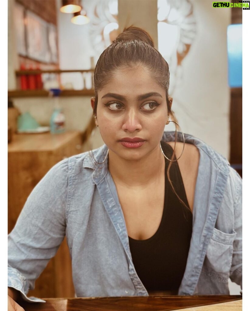 Shivani Narayanan Instagram - Faces I make while wondering what to order 💭🤷‍♀