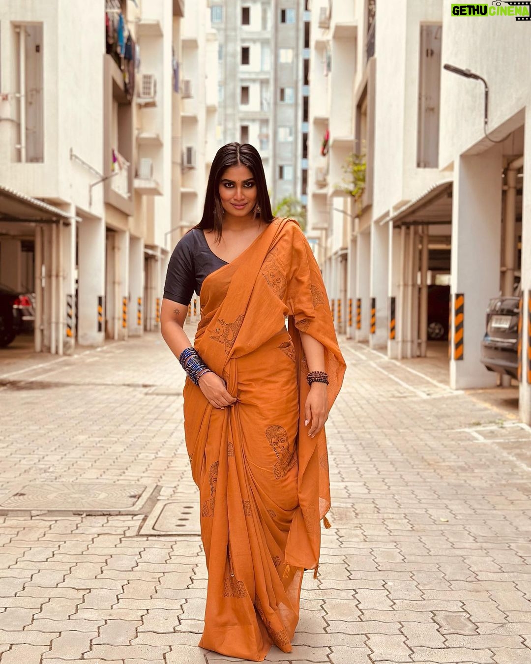 Shivani Narayanan Instagram - Vaadi Raasathi ✨