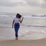 Shivani Narayanan Instagram – Just an ordinary walk by the beach 🏝️
