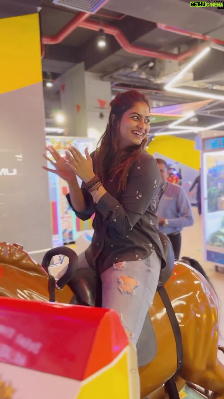 Shivani Narayanan Instagram - In my heart, I’m forever a happy child 👧 Last clip - “Aatha na 1st rank vaangiten” moment 😂
