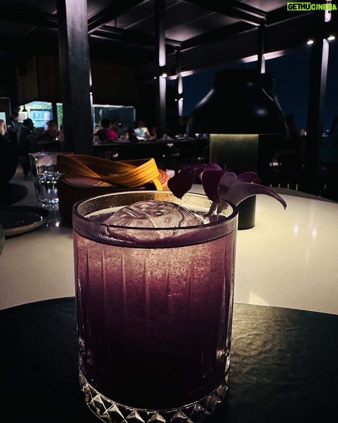 Shivani Narayanan Instagram - Swipe to pic number 3 to see my reaction when I’m hungry 🤤 Residency Towers Chennai