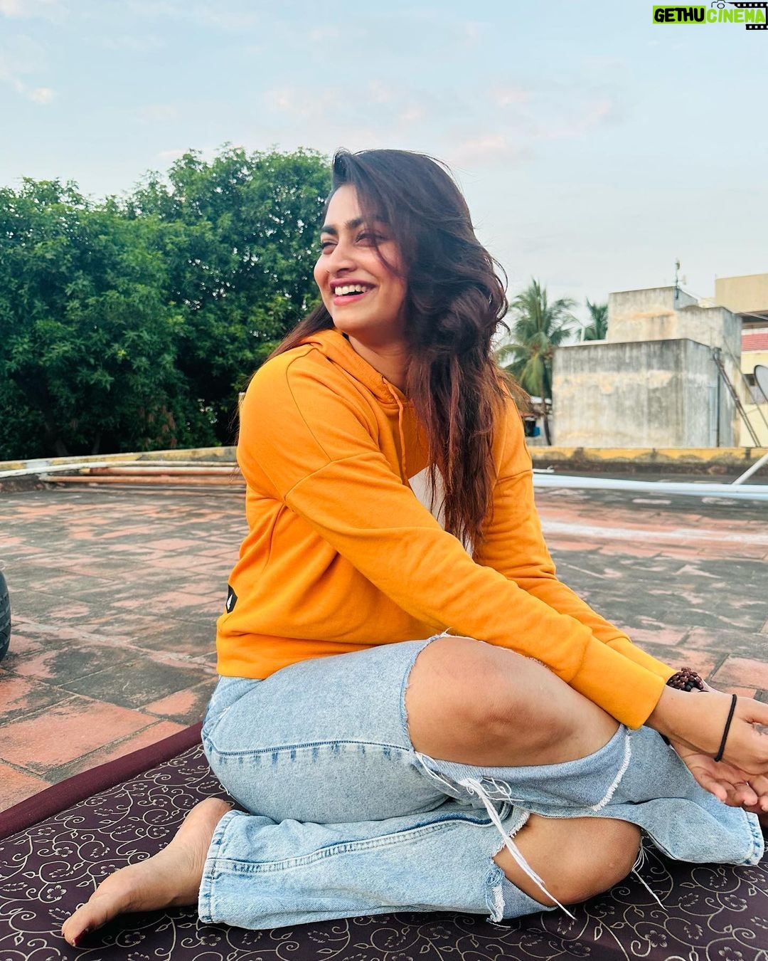 Shivani Narayanan Instagram - Sunset Sunday ⛅️ #terracescenes