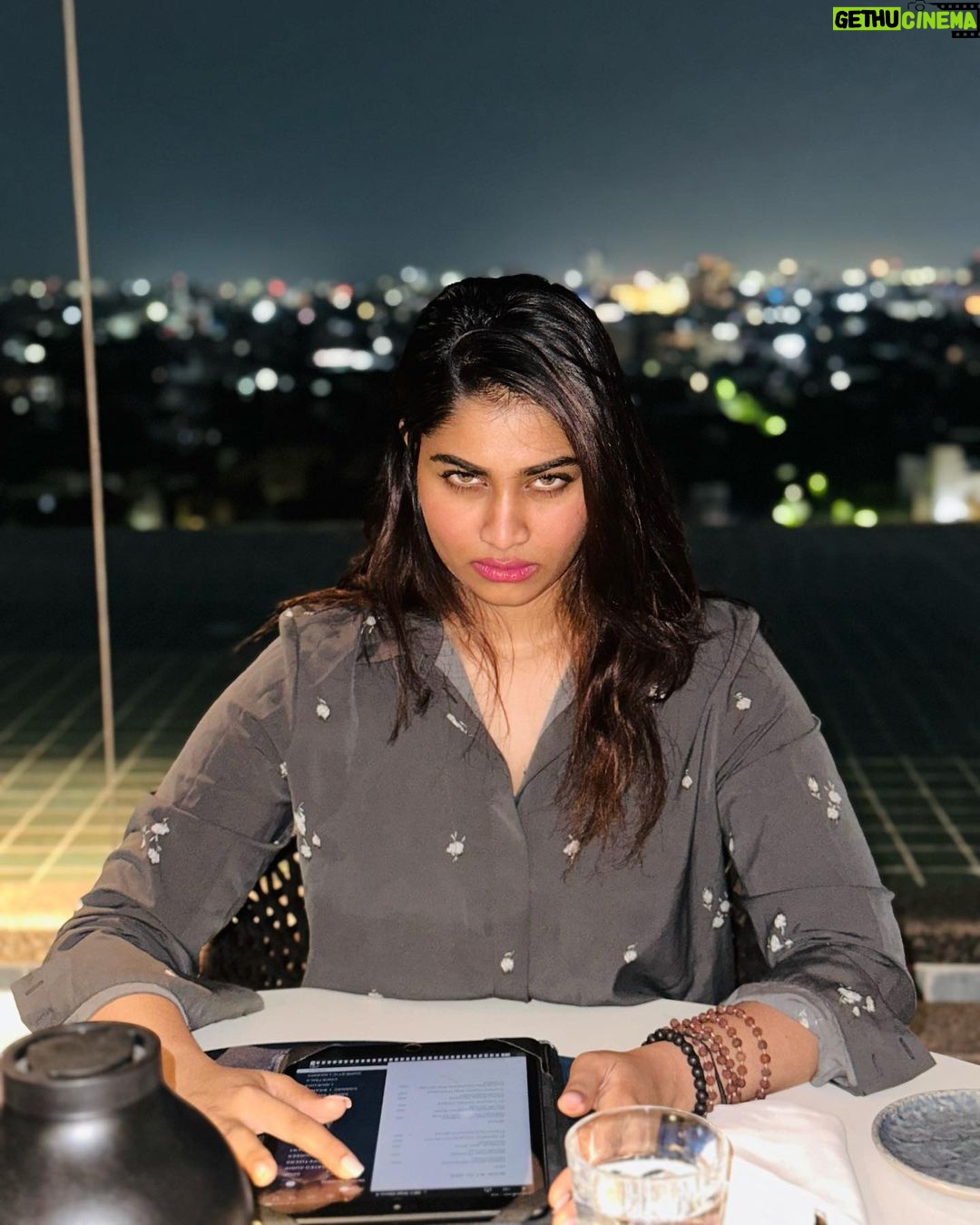 Shivani Narayanan Instagram - Swipe to pic number 3 to see my reaction when I’m hungry 🤤 Residency Towers Chennai