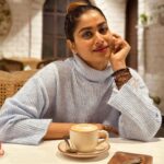 Shivani Narayanan Instagram - With rings or without ? 😉 #chennairainsandcoffee