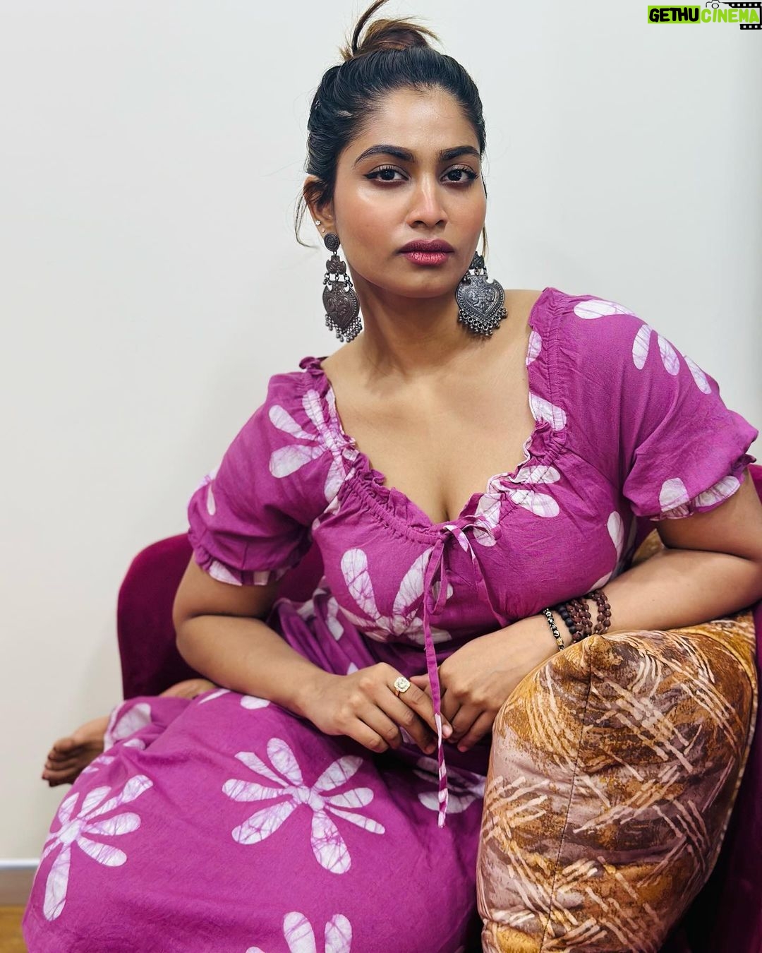 Shivani Narayanan Instagram - Too lazy to think about captionssss 🤷♀️🌷