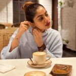 Shivani Narayanan Instagram - With rings or without ? 😉 #chennairainsandcoffee